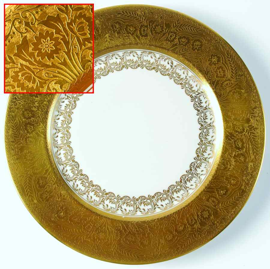 WHD35 Dinner Plate by Wheeling Decorating-1