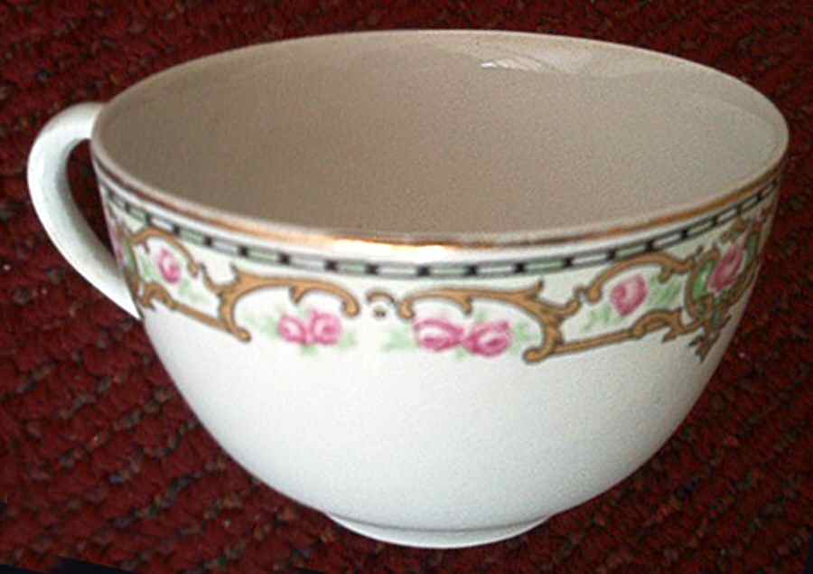 WOO173 Footed Cup by Wood & Sons-1