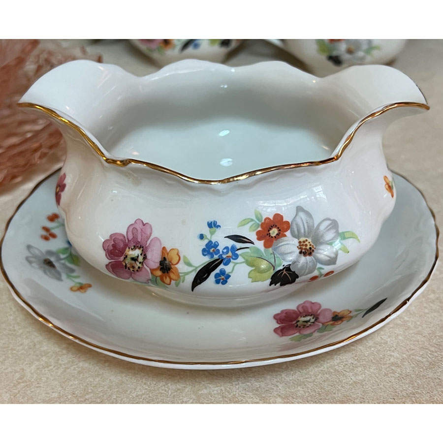 WAR201 Gravy Boat with Attached Underplate by Warwick-1