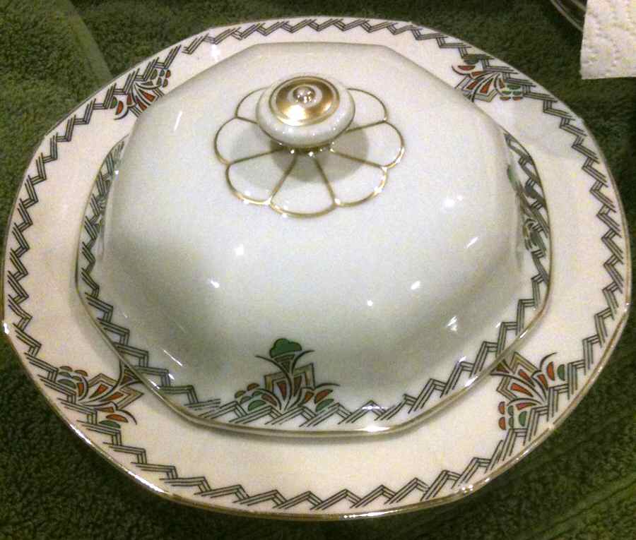 WBL20 Round Covered Butter by White Block-1