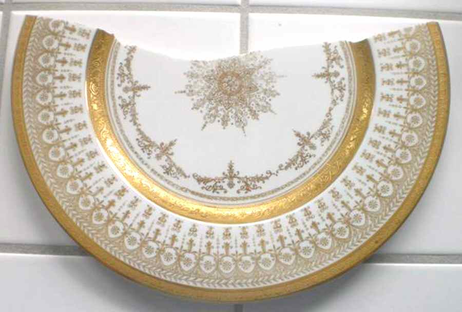 WAU10 Dinner Plate by Warrin (USA)-1