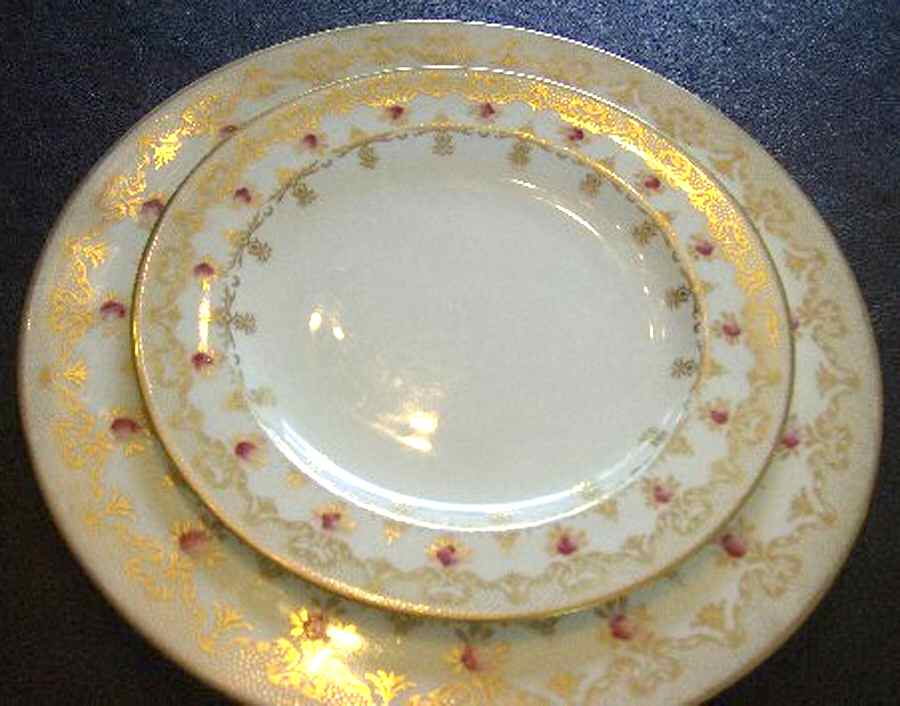 WW519 Rim Soup Bowl by Wedgwood-1