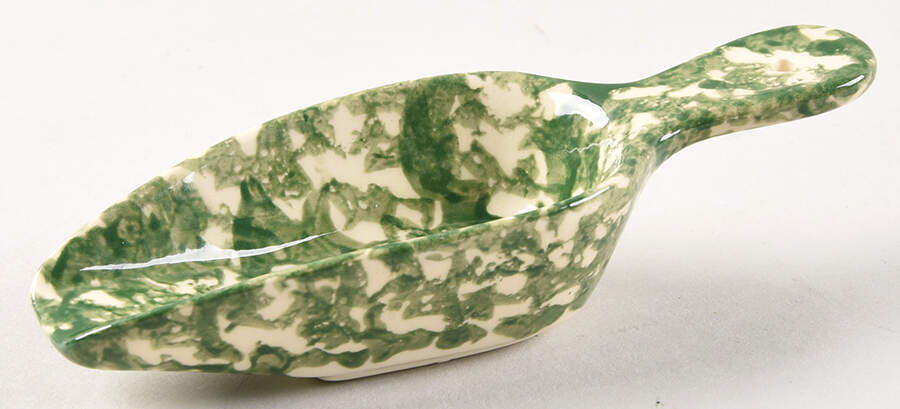 Green Sponge Small Scoop by Workshop Gerald Henn-1