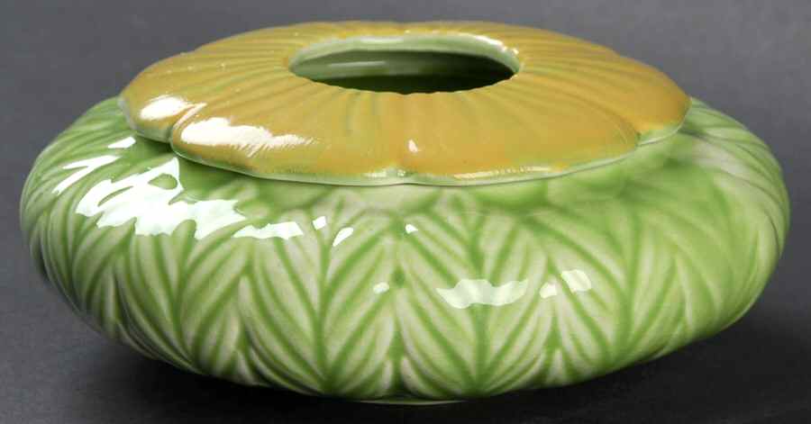 WW522 Hair Receiver & Lid by Wedgwood-1