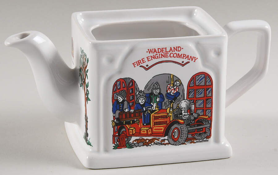 English Life Teapot No Lid by Wade (England)-1