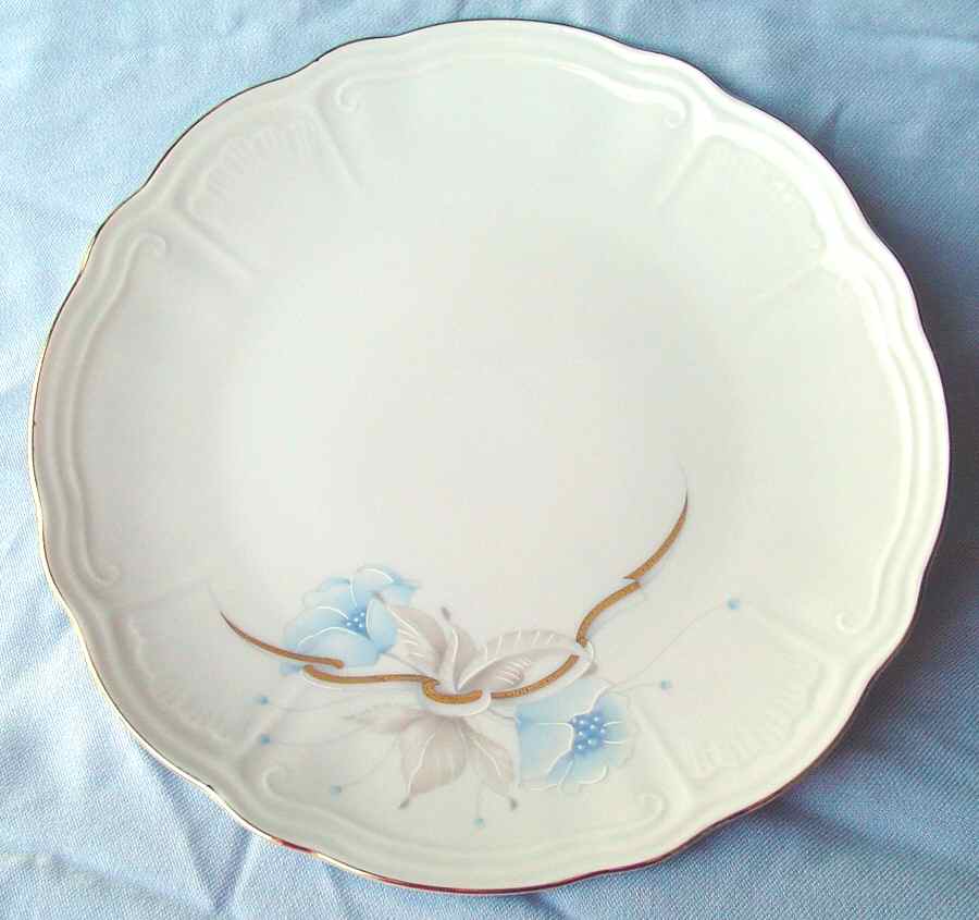 RXH22 Gold Trim Salad Plate by Retsch & Co-1