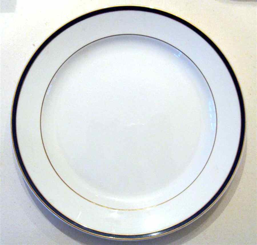WW529 Dinner Plate by Wedgwood-1