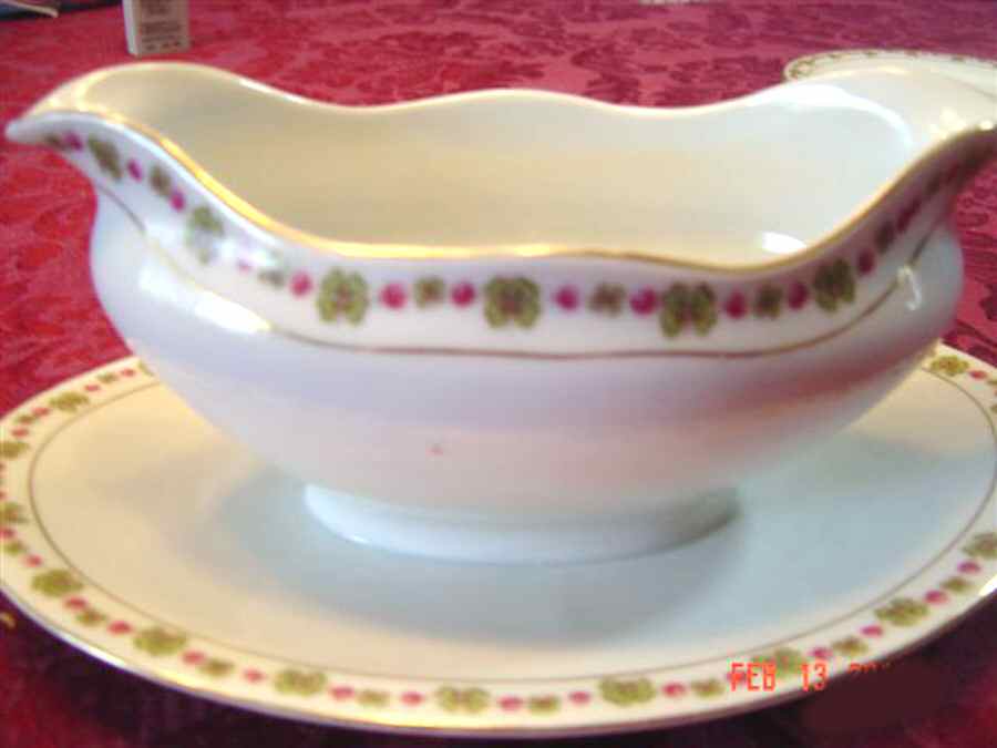 WEI109 Gravy Boat with Attached Underplate by Weimar-1
