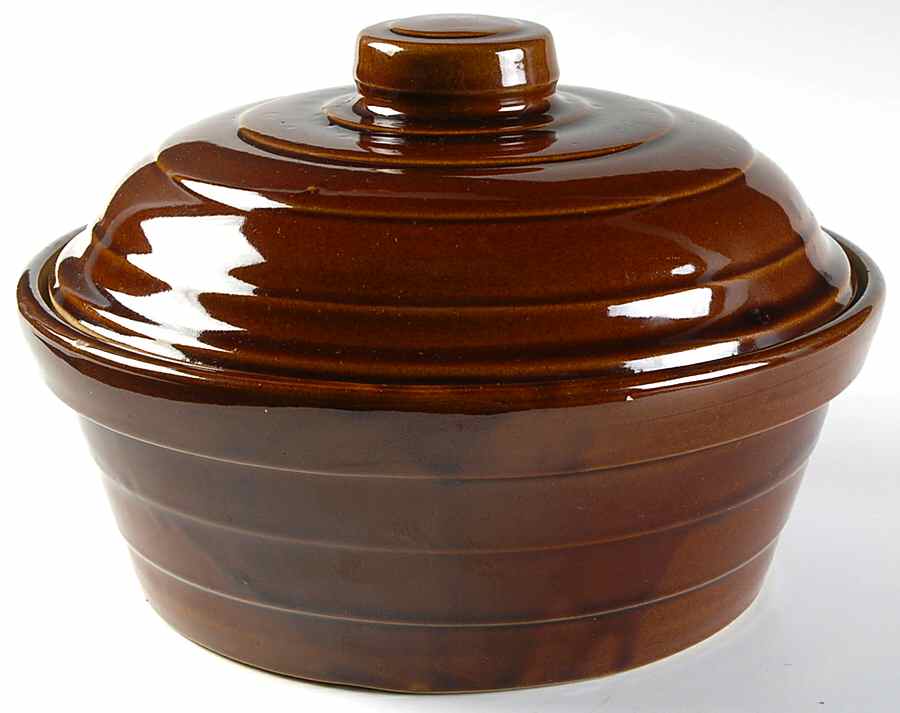 WNS5 2.25 Qt Round Covered Casserole by Western Stoneware-1
