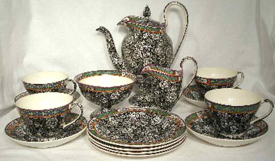 A5686 Flat Cup & Saucer Set by Wedgwood-1