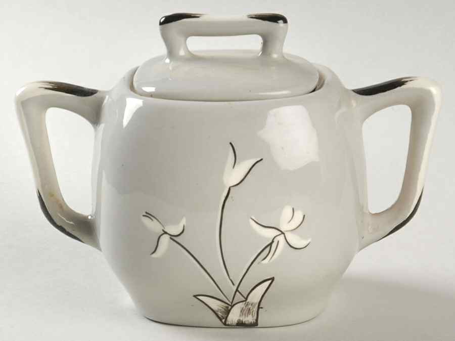 WEW6 Sugar Bowl & Lid by Weil Ware-1