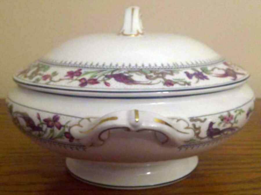 9738 (Black Trim) Round Covered Vegetable by Wedgwood-1