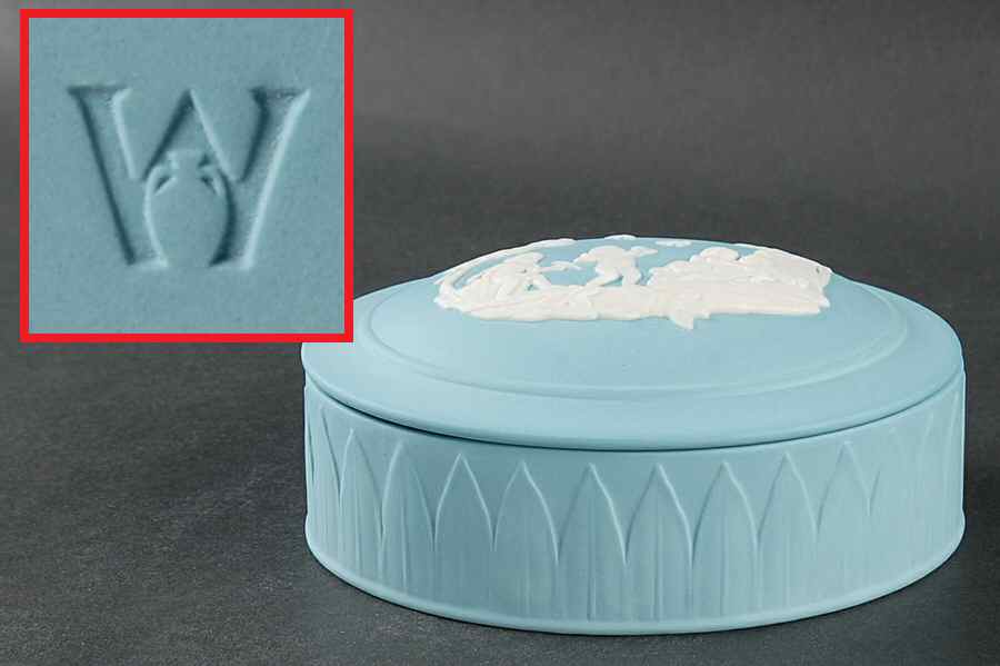 Jasper Classic White on Turquoise Trinket Box & Lid by Wedgwood-1