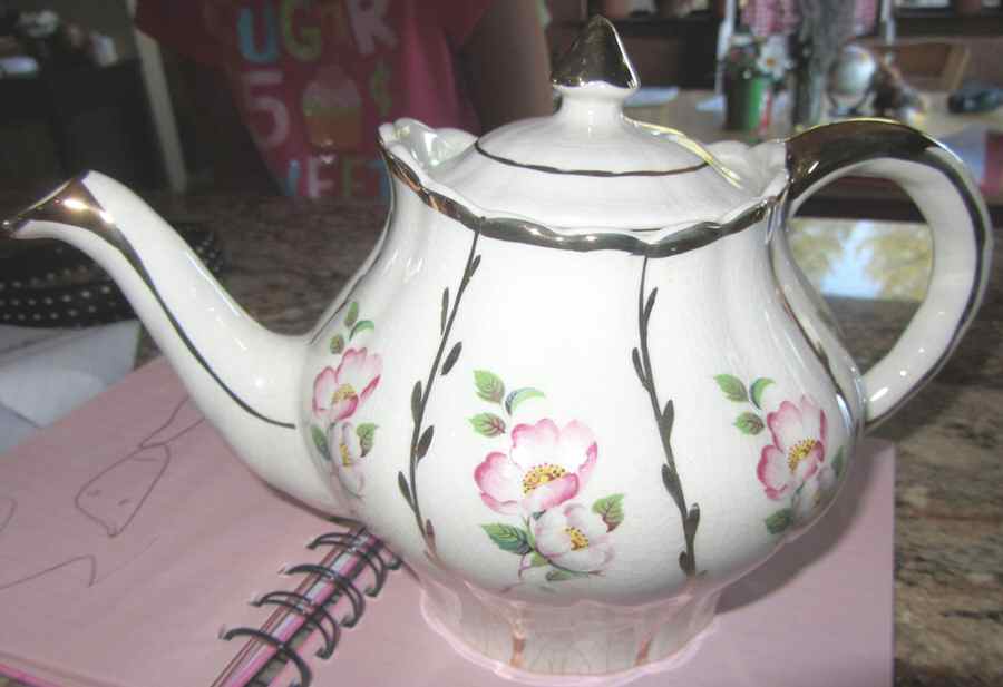 4754 Teapot & Lid by Arthur Wood-1