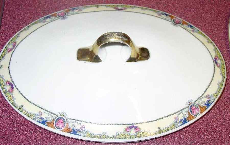 WBL22 Lid for Oval Vegetable by White Block-1
