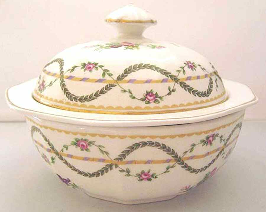 8857 Soap Box with Lid and Strainer by Wedgwood-1