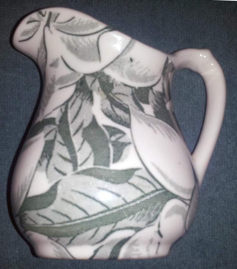 WAL29 Creamer by Wallace (American)-1