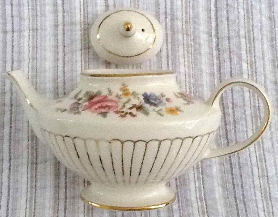 6070 Teapot & Lid by Arthur Wood-1