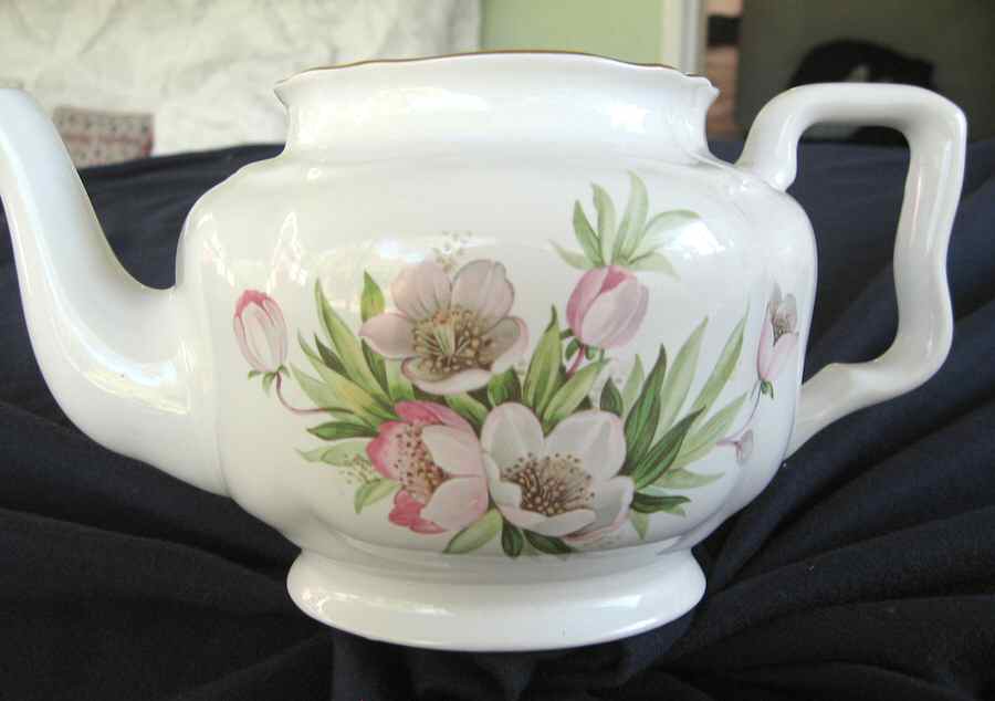 6108 Teapot No Lid by Arthur Wood-1
