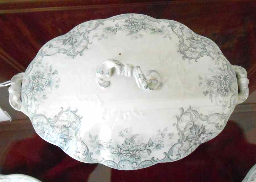 WW572 Oval Covered Vegetable by Wedgwood-1