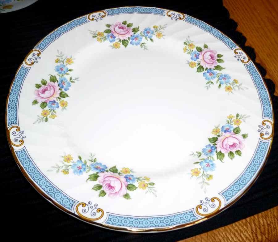 WID30 Dinner Plate by Windsor (England)-1