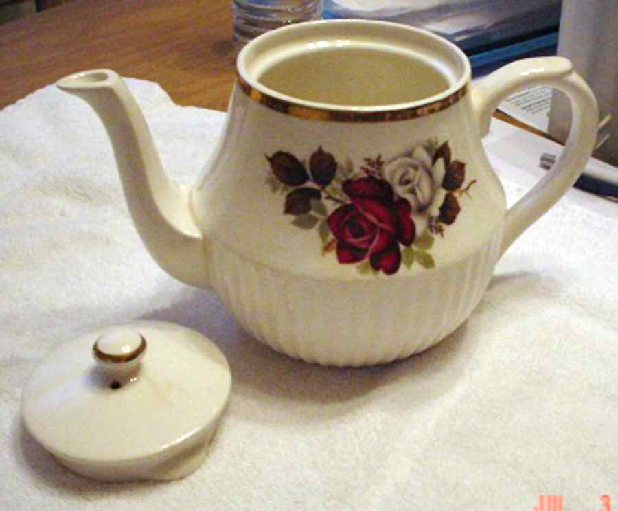 5442 Teapot & Lid by Arthur Wood-1