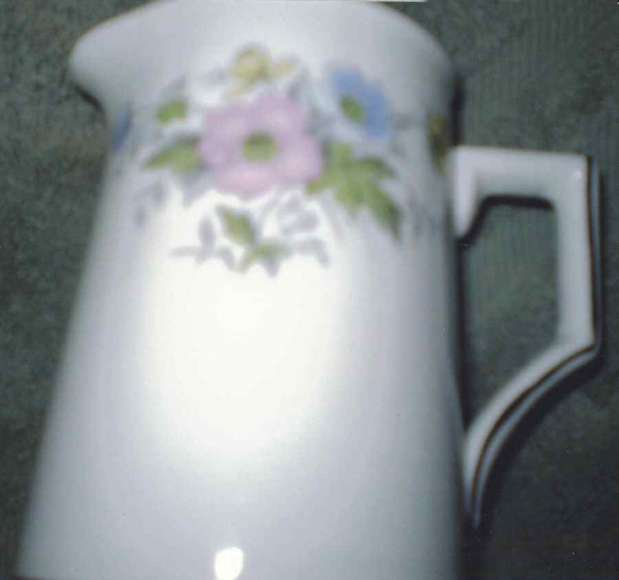 WID32 Creamer by Windsor (England)-1
