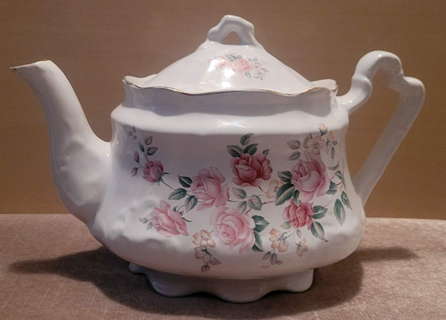 6305 Teapot & Lid by Arthur Wood-1