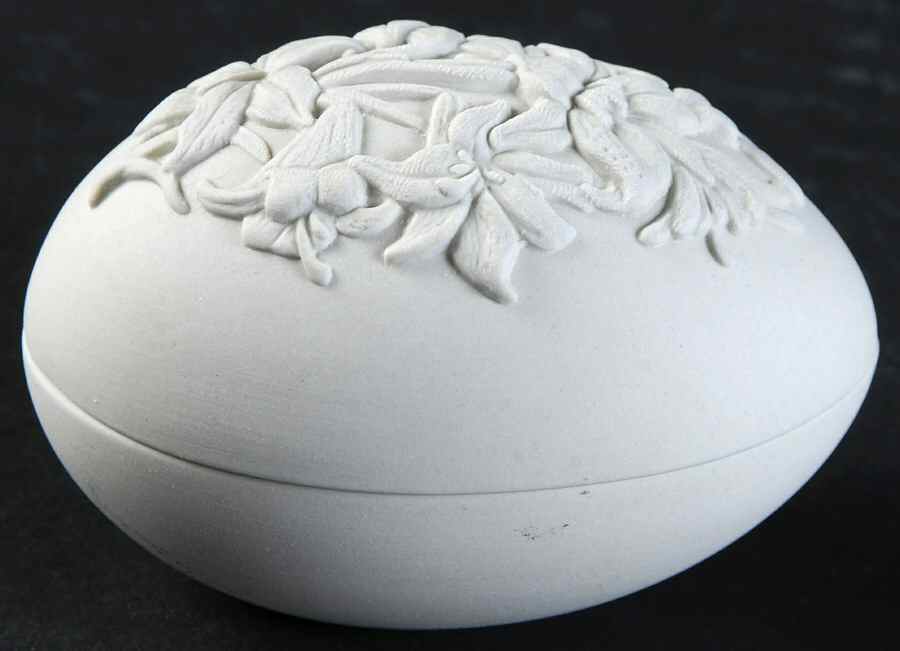 Egg Boxes Egg Box & Lid by Wedgwood-1
