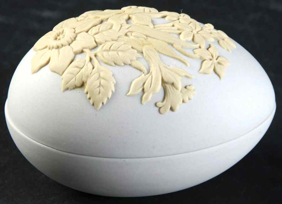 Egg Boxes Egg Box & Lid by Wedgwood-1