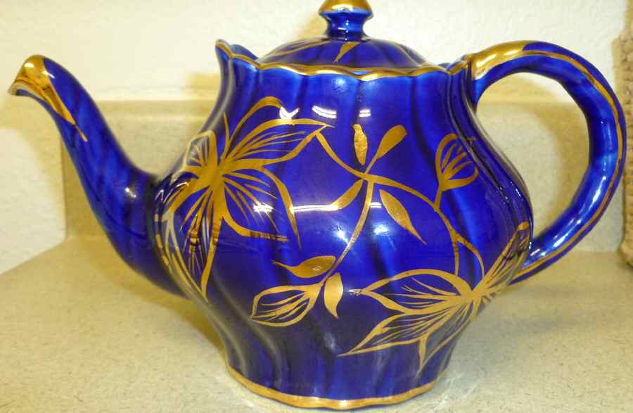 4320 Teapot & Lid by Arthur Wood-1
