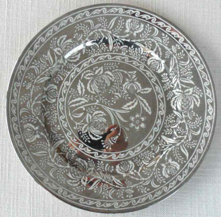 WAU15 Dinner Plate by Warrin (USA)-1