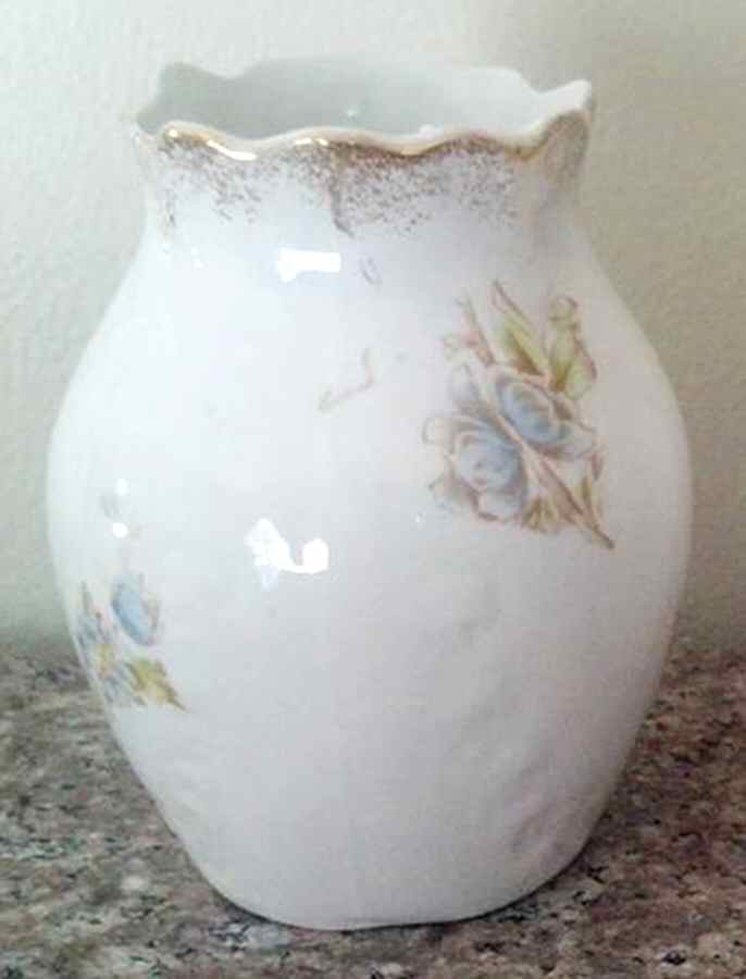 E1137 1-9 Vase by Warwick-1