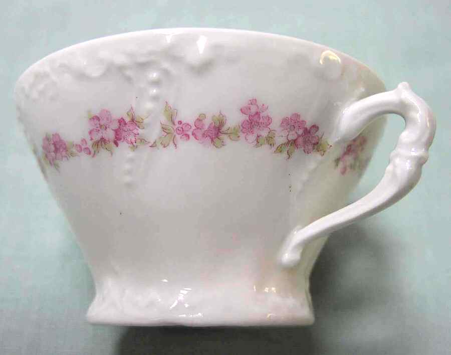 WEI123 Footed Cup by Weimar-1