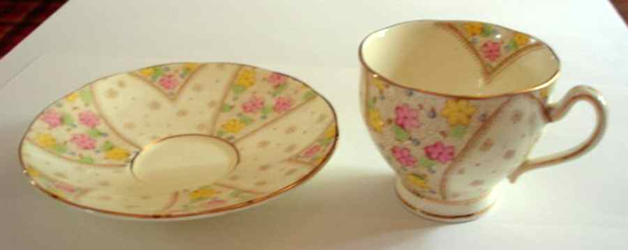 7865 Footed Cup & Saucer Set by Wellington (England)-1