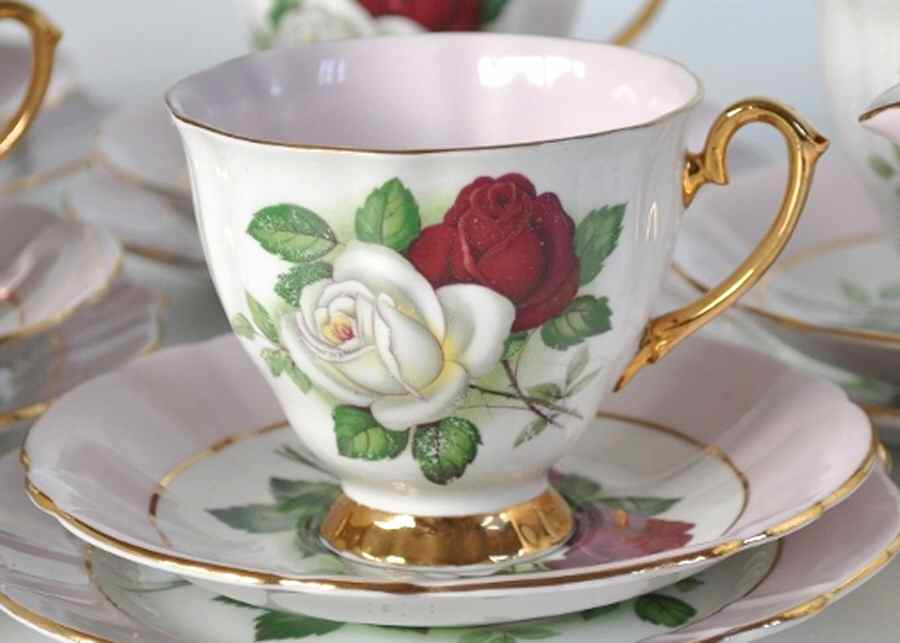 WID35 Footed Cup & Saucer Set by Windsor (England)-1