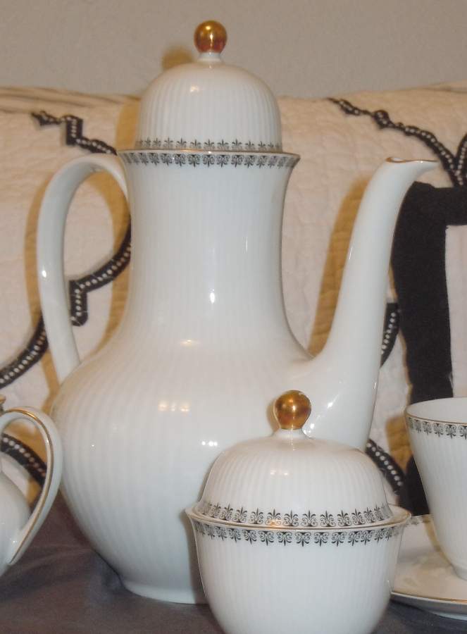 RXH92 Coffee Pot & Lid by Retsch & Co-1