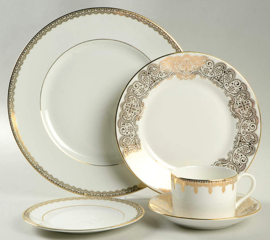 Lismore Lace Gold 5 Piece Place Setting by Waterford China-1
