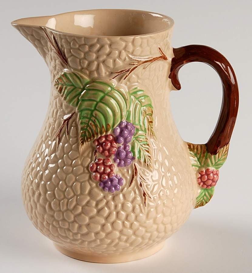 Bramble Variation 2 Natural Creamer by Wade (England)-1