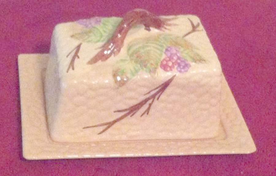Bramble Variation 2 Natural Cheese Dish with Lid (Wedge) by Wade (England)-1