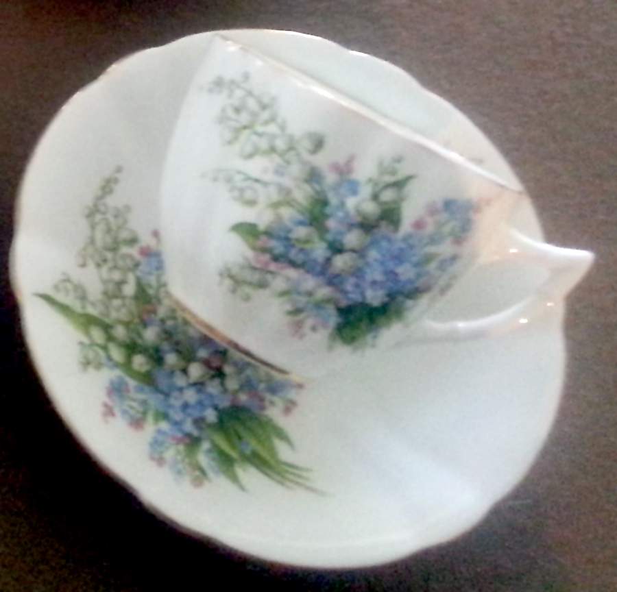 1253-86 Flat Cup & Saucer Set by Windsor (England)-1