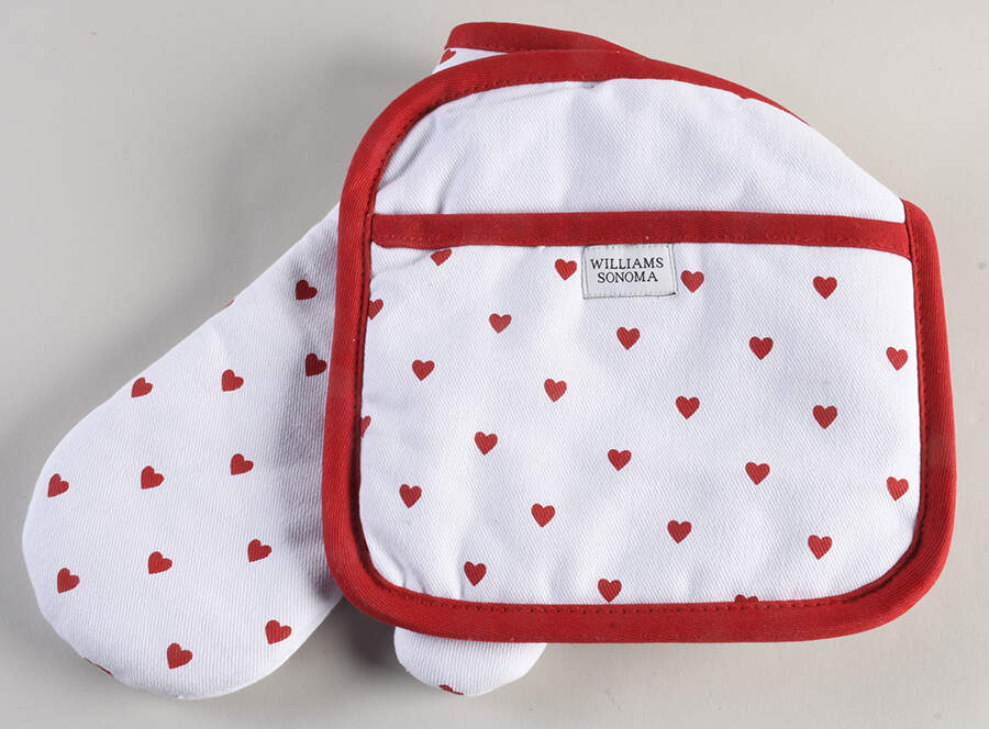 Valentine's Day Cloth Oven Mitt and Potholder Set by Williams-Sonoma-1