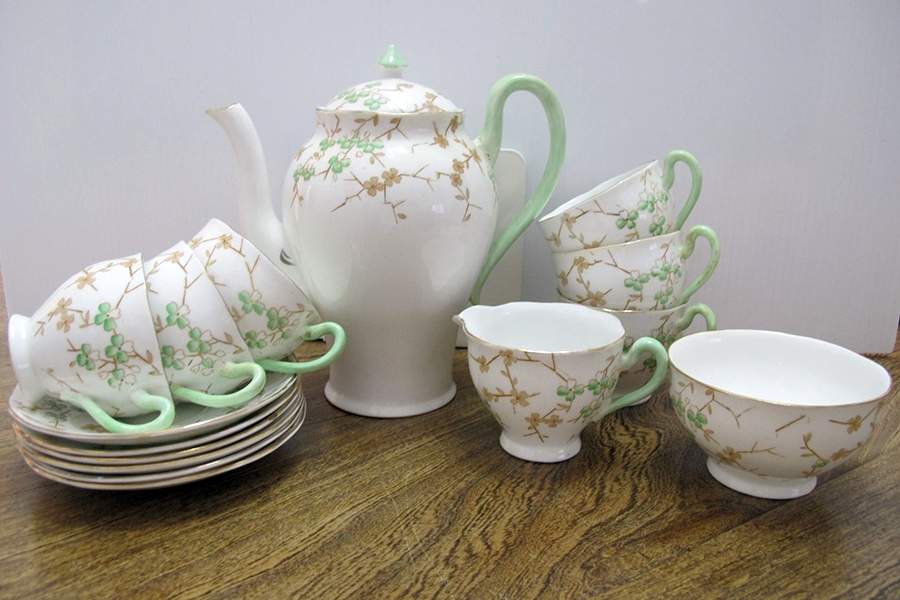 7496-4 Coffee Pot & Lid by Wellington (England)-1
