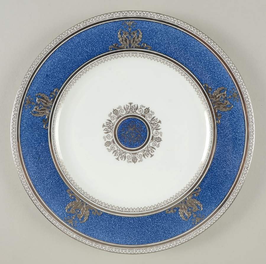 Columbia Powder Blue Rim, Center (Platinum Trim) Dinner Plate by Wedgwood-1