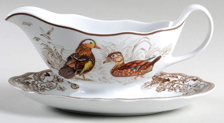 Plymouth Gravy Boat & Underplate by Williams-Sonoma-1