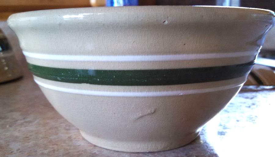 Kitch-N-Queen Green 6" Mixing Bowl by Watt Pottery-1