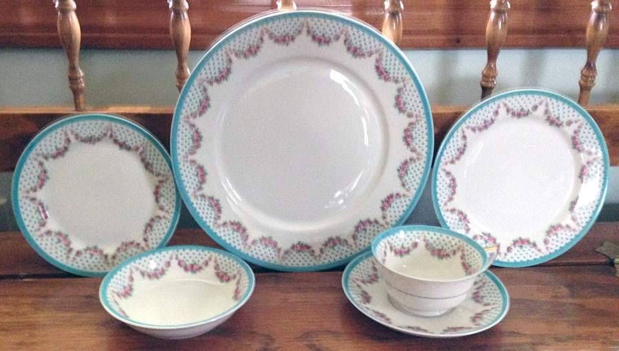 C9305 Dinner Plate by Warwick-1