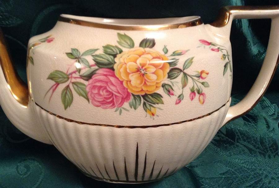 4743 Teapot No Lid by Arthur Wood-1