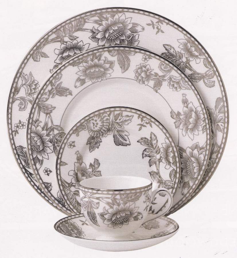 Tonquin Platinum Dinner Plate by Wedgwood-1