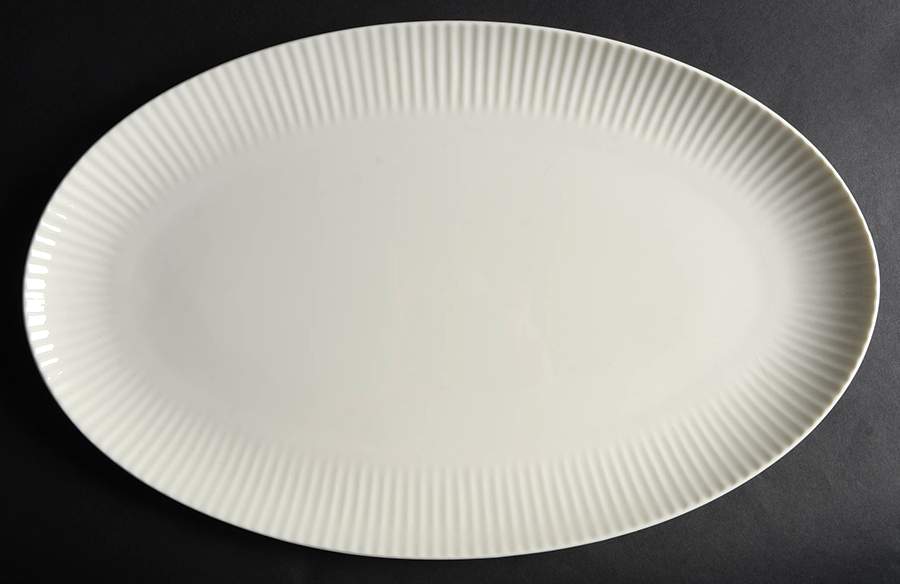 Tisbury 18" Oval Serving Platter by Wedgwood-1